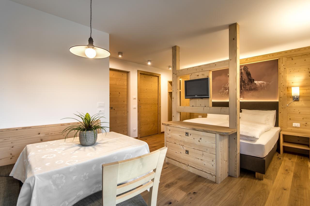 Garni Larix Hotel โคลฟอสโก ภายนอก รูปภาพ