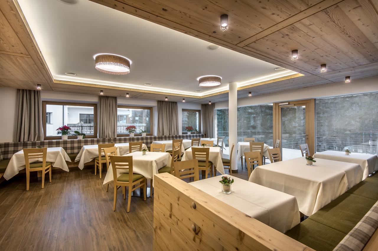 Garni Larix Hotel โคลฟอสโก ภายนอก รูปภาพ